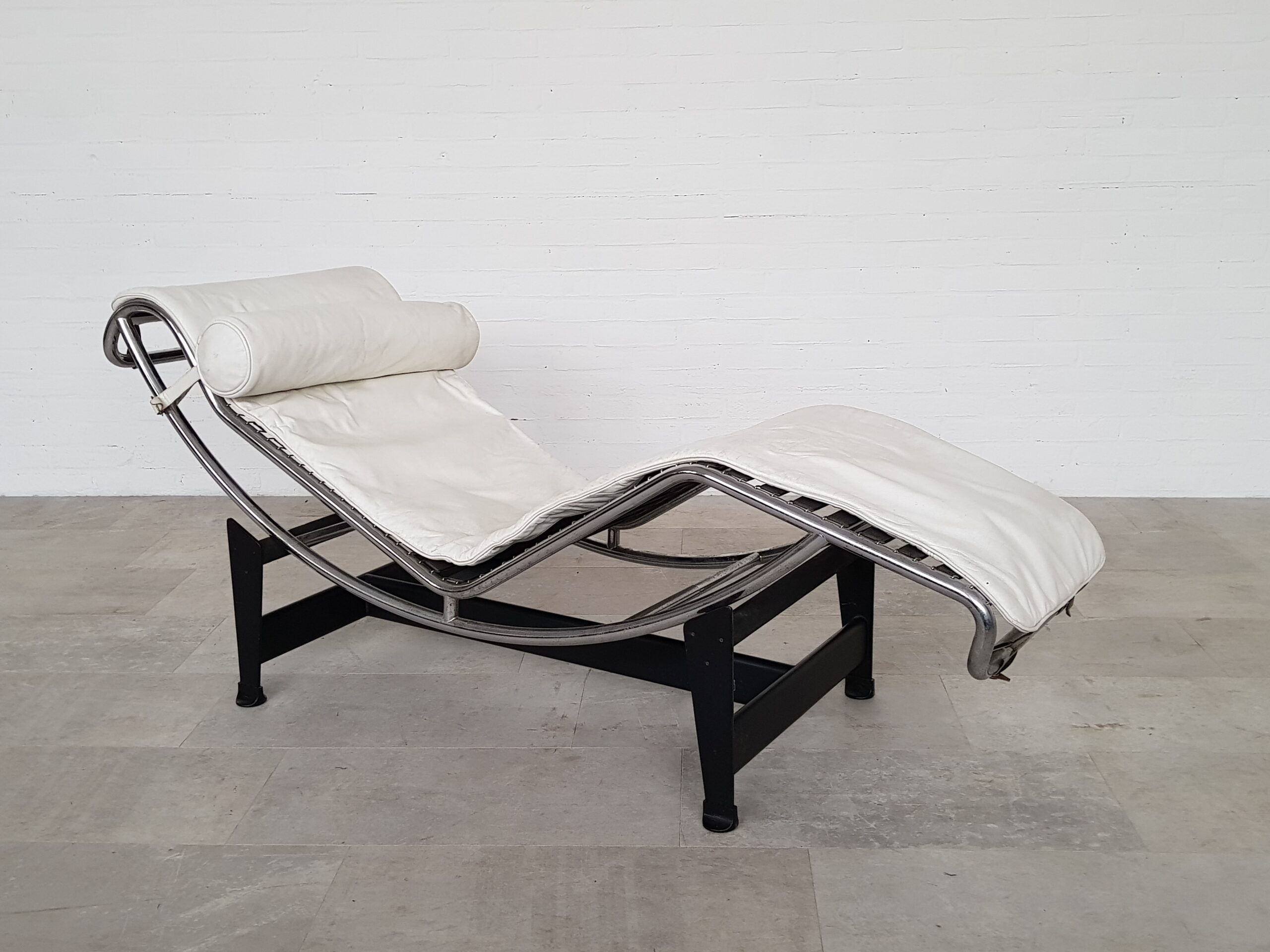 1980s Le Corbusier Lc4 Chaise Lounge