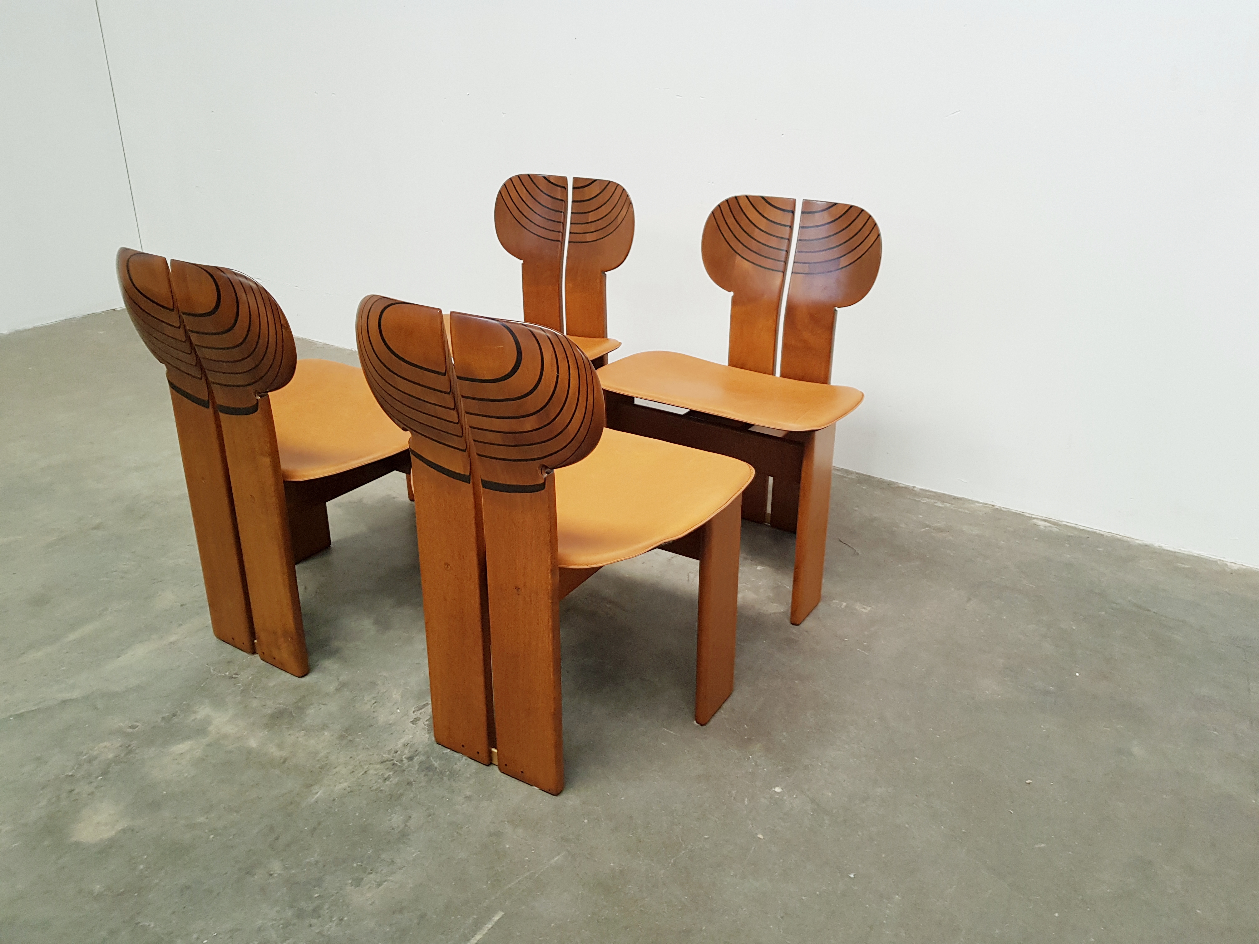 Set of 4 Africa chairs by Afra & Tobia Scarpa for Maxalto, 1970s
