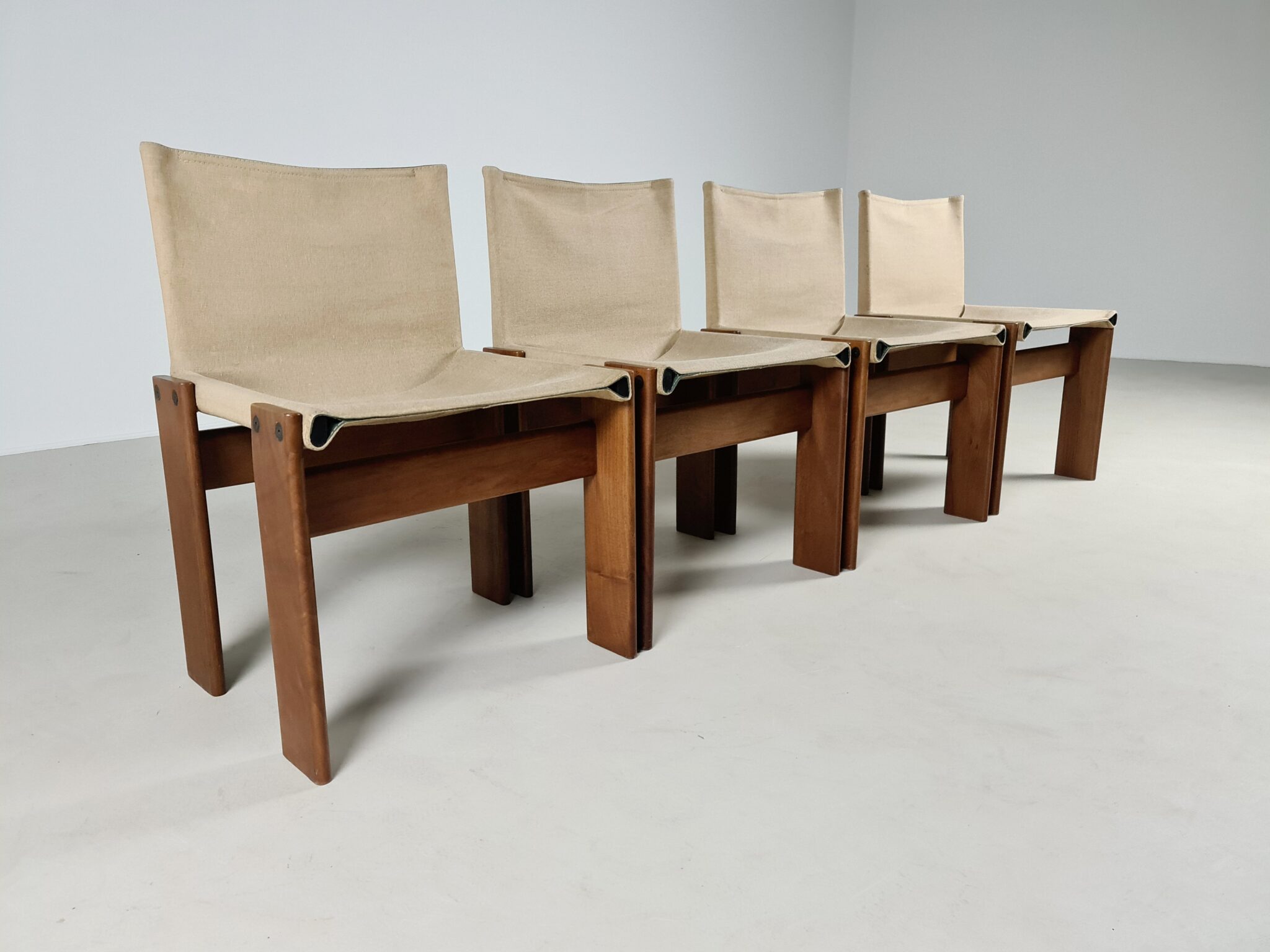 Set of 4 Monk chairs by Afra and Tobia Scarpa for Molteni – SitonVintage
