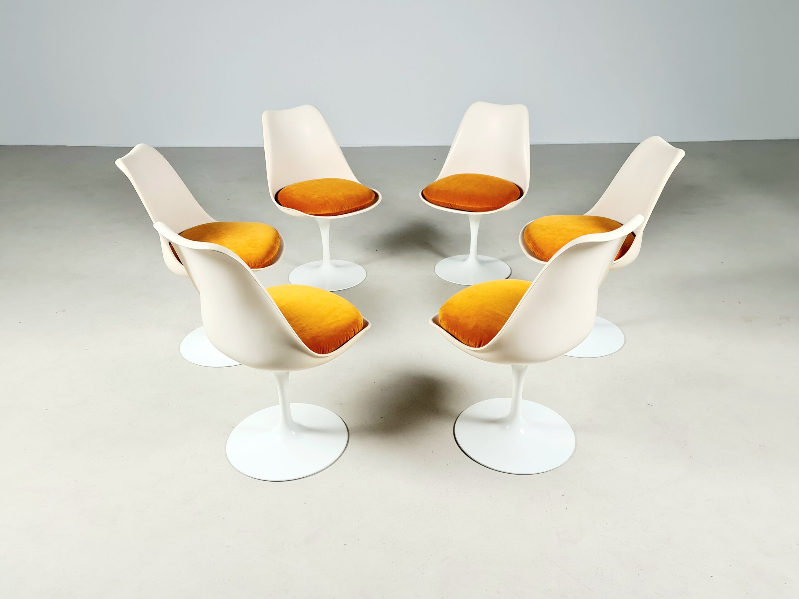 Tulip Chair Knoll International