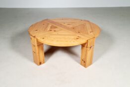 Pinewood coffee table Pinewood coffee table