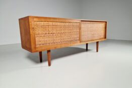 Hans Wegner RY-26 sideboard