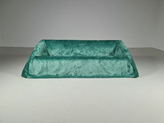 Mantilla sofa, Kazuhide Takahama