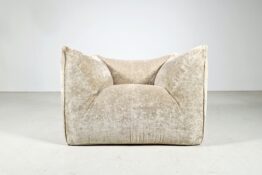 Le Bambole chair, Mario Bellini Le Bambole chair, Mario Bellini