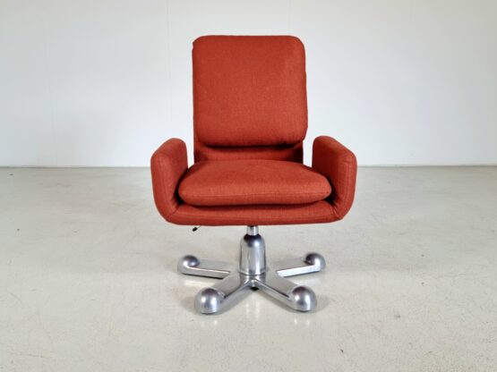 Perry King planula chairs