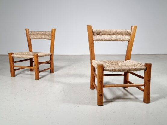 French Rustic Pair of Chairs in Elm Wood and Straw