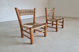 French Rustic Pair of Chairs in Elm Wood and Straw French Rustic Pair of Chairs in Elm Wood and Straw