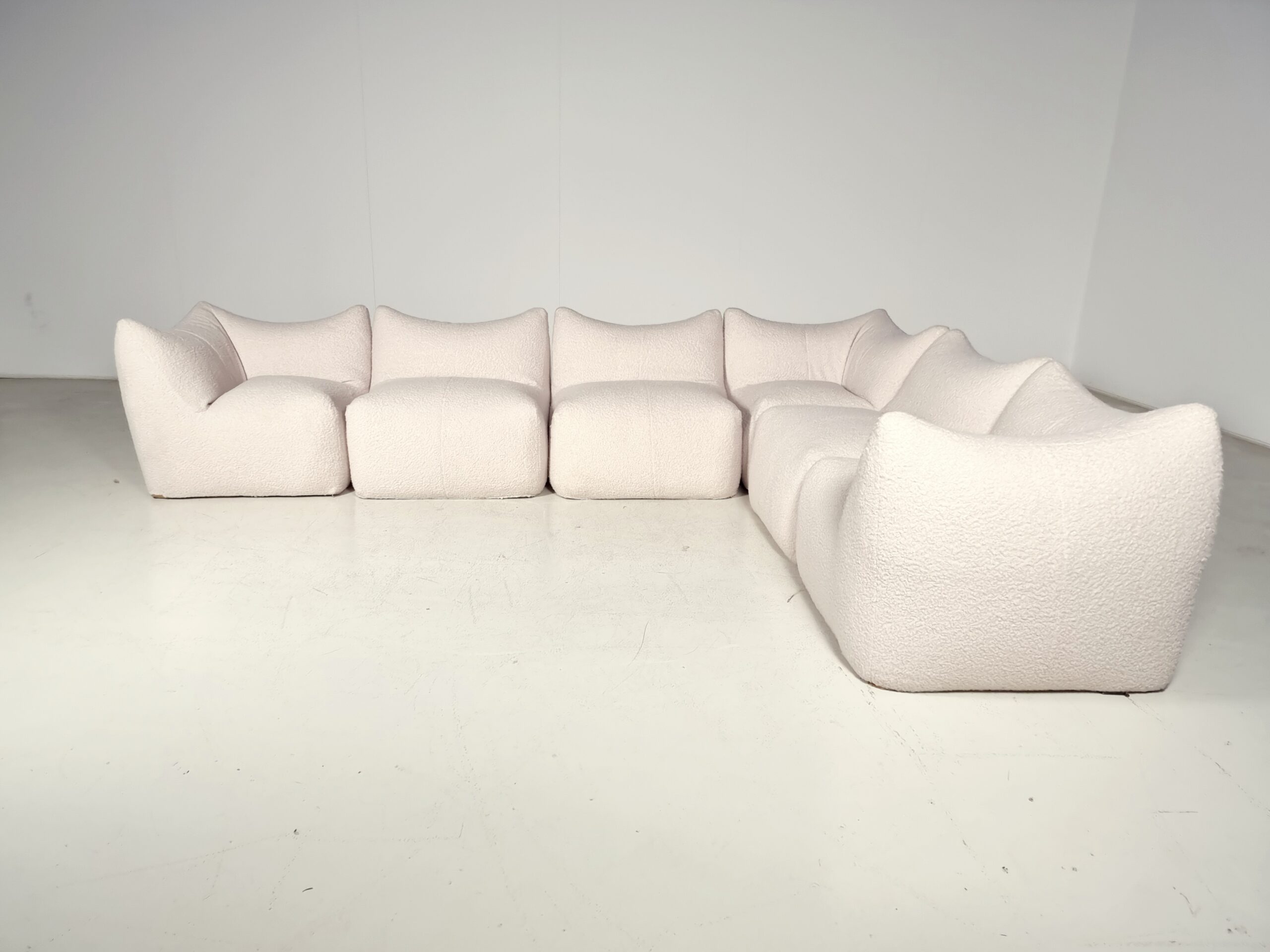 Le Bambole sofa, Mario Bellini