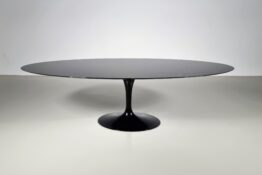 Eero Saarinen Tulip table, Knoll Eero Saarinen Tulip table, Knoll