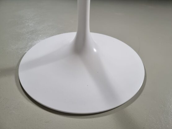 Tulip table by Eero Saarinen for Knoll International - Image 8