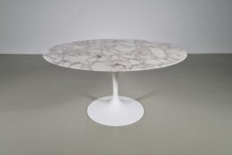 Eero Saarinen Tulip table, Knoll Eero Saarinen Tulip table, Knoll