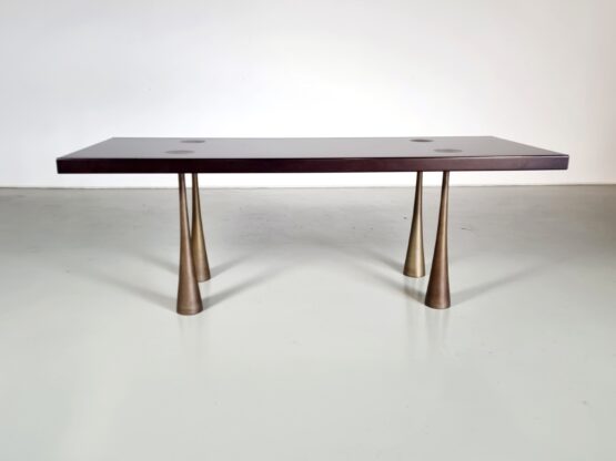 Angelo Mangiarotti table, La Sorgente