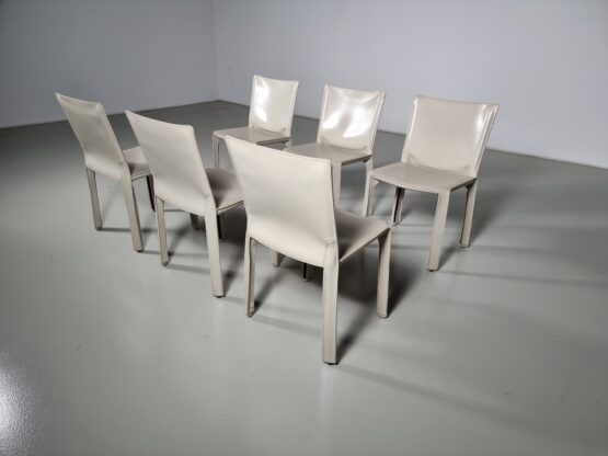 Cassina CAB 412