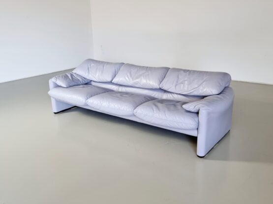 Maralunga sofa, cassina