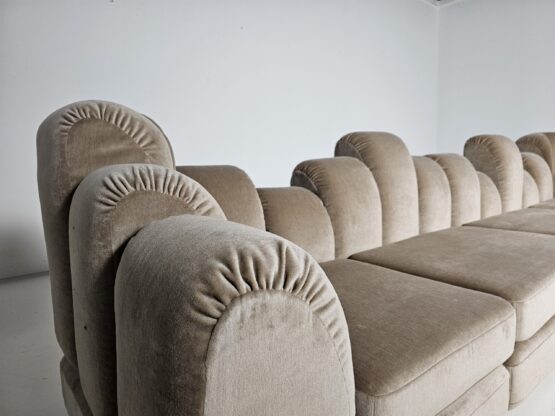 Dromadaire sectional sofa in beige mohair velvet by Hans Hopfer for Roche Bobois, 1970's - Image 7
