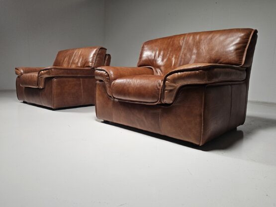 Pair of Huge Italian Lounge Chairs in Cognac Buffalo Leather, 1970s