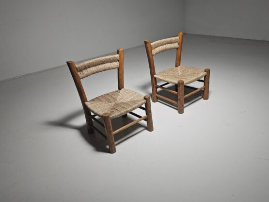 French Rustic Pair of Low Chairs in Elm Wood and Straw, 1960s - Image 6