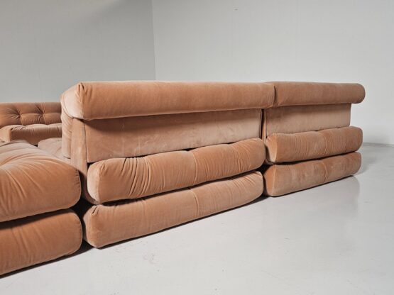 Early edition Mah Jong sofa in peach pink cotton velvet, Hans Hopfer for Roche Bobois, 1970s - Image 7