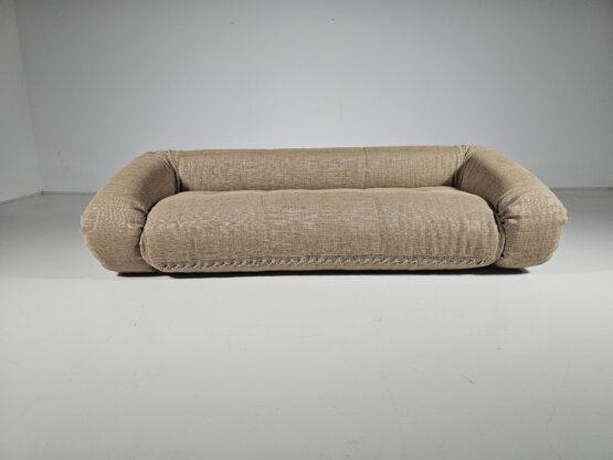 Anfibio sofa, Alessandro Becchi, Giovanetti