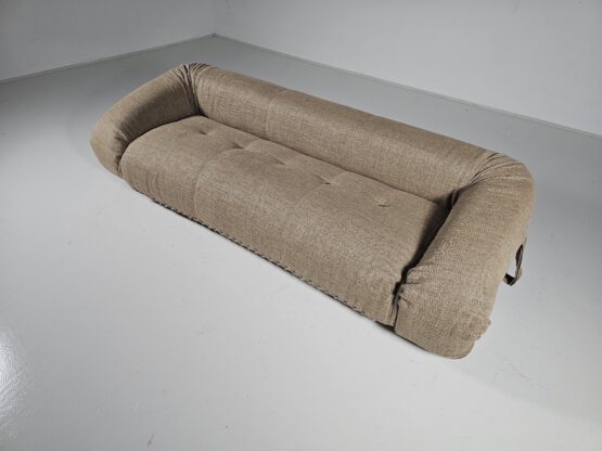 Anfibio sofa, Alessandro Becchi, Giovanetti