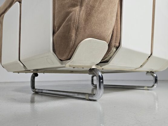 Pair of Senzafine lounge chairs in original suede by Eleonore Peduzzi Riva for Zanotta, 1960s - Image 6