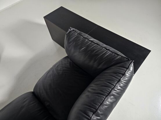 'Down' Sofa in black leather by Carlo Bartoli for Rossi di Albizzate, 1970s - Image 10