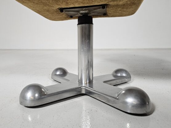Planula desk chair, Perry King and Santiago Miranda
