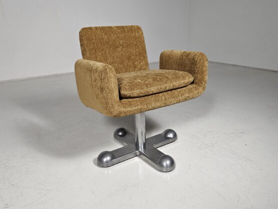 Perry King Planula desk chair,