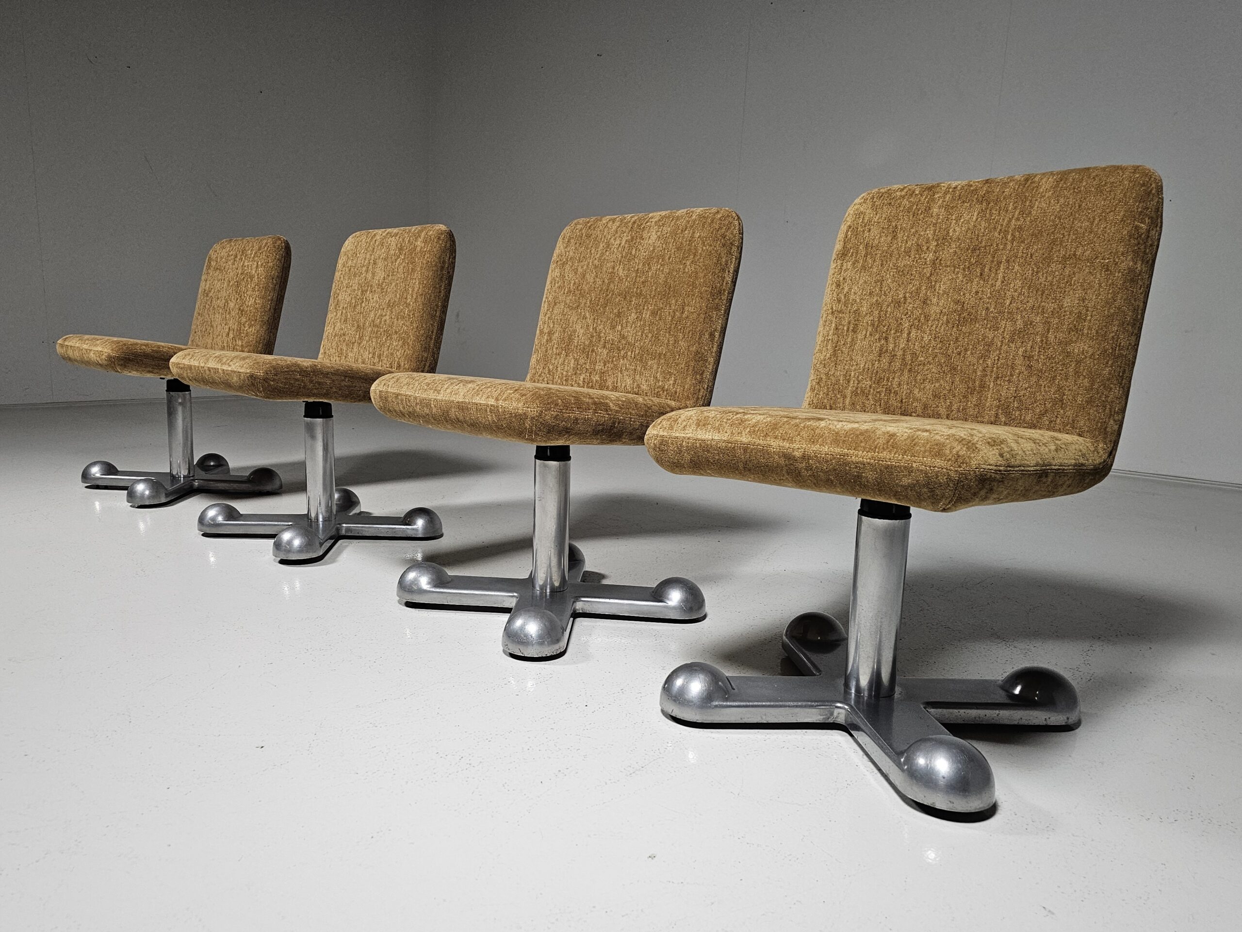 Planula desk chair, Perry King and Santiago Miranda