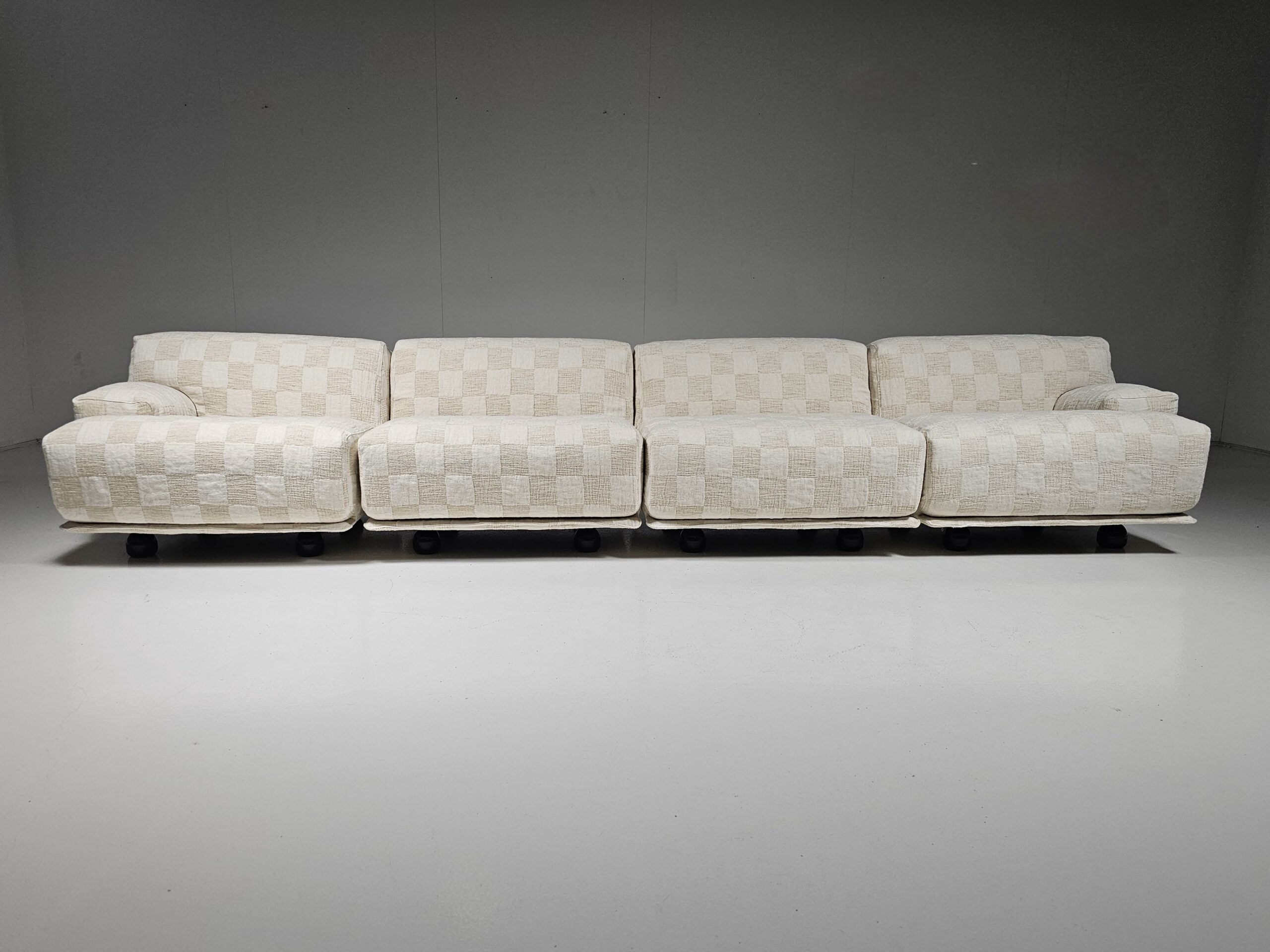 Fiandra sofa, Cassina, Vico Magistretti