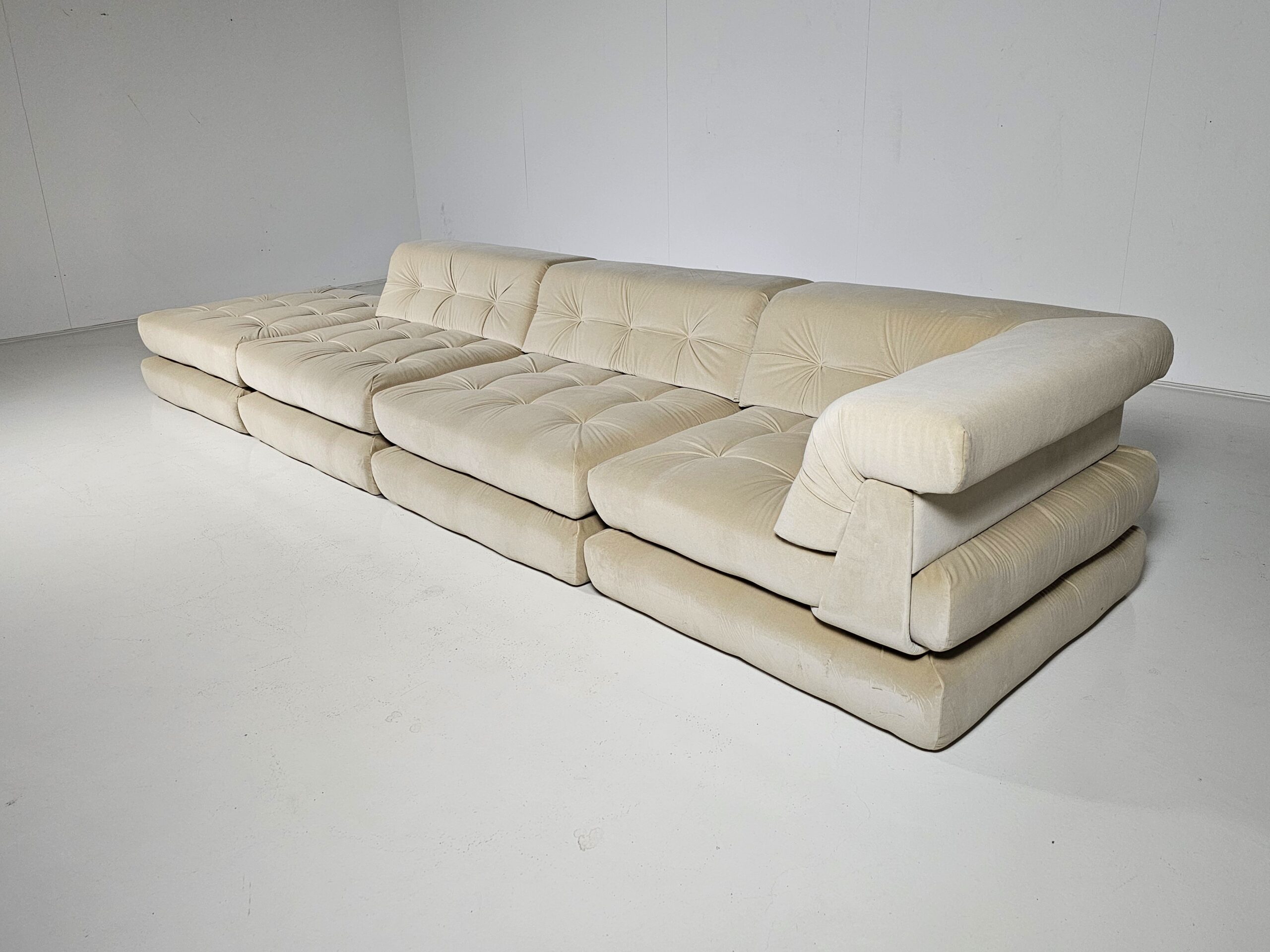 Early edition Mah Jong sofa, Roche Bobois