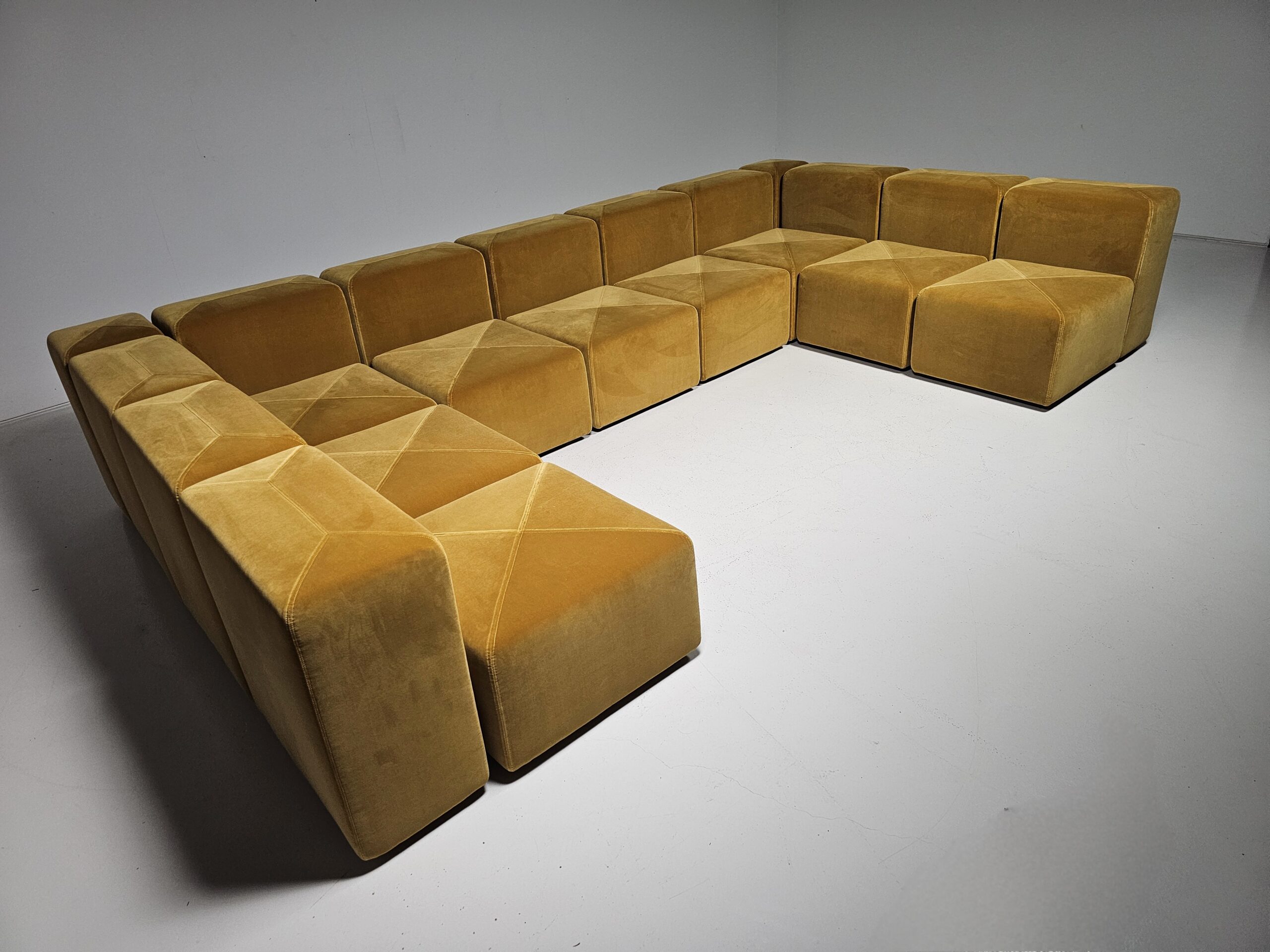 Sistema 61 sofa by Giancarlo Piretti for Anonima Castelli in ochre velvet