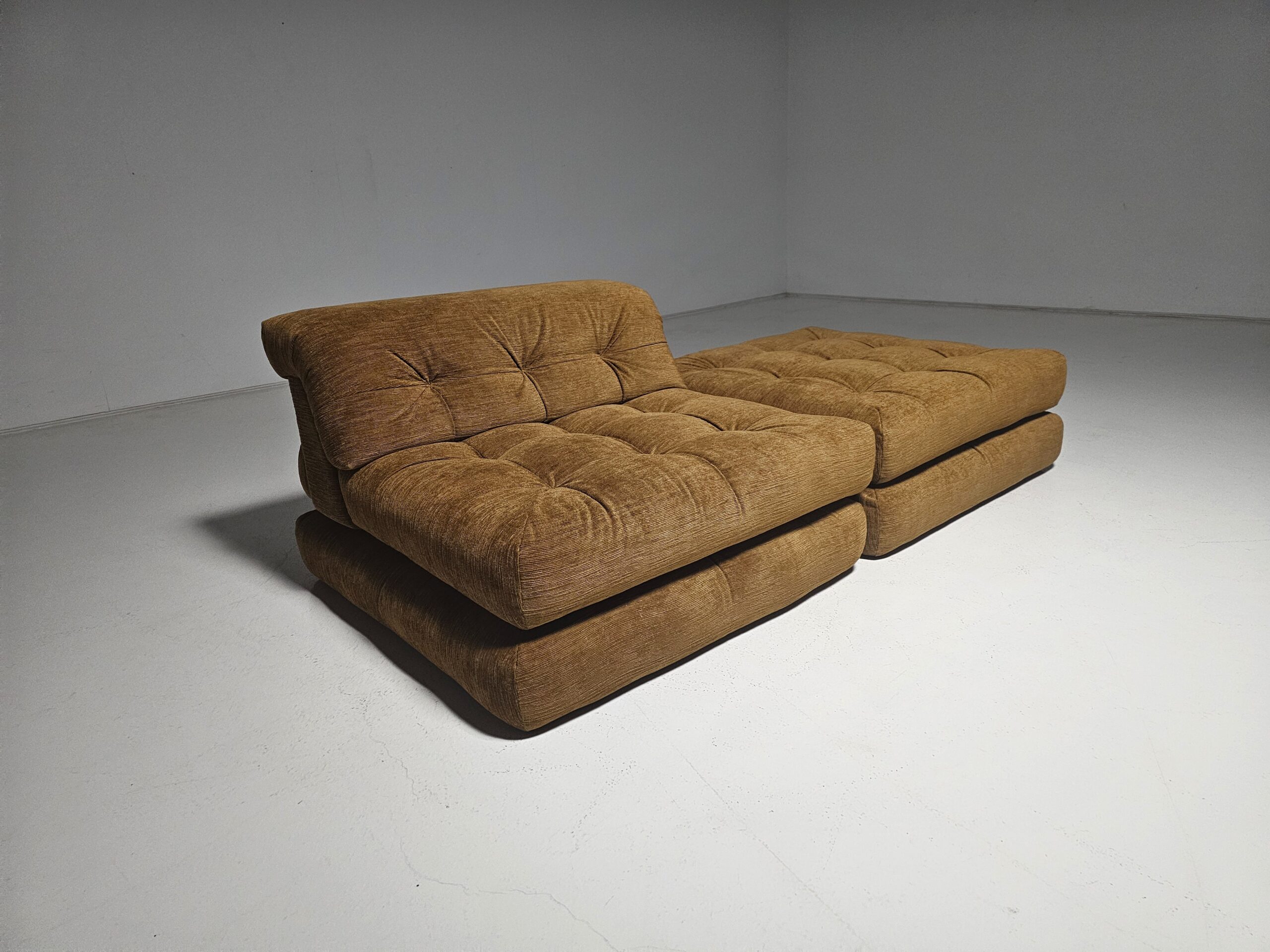 Early edition Roche Bobois Mah Jong Sofa