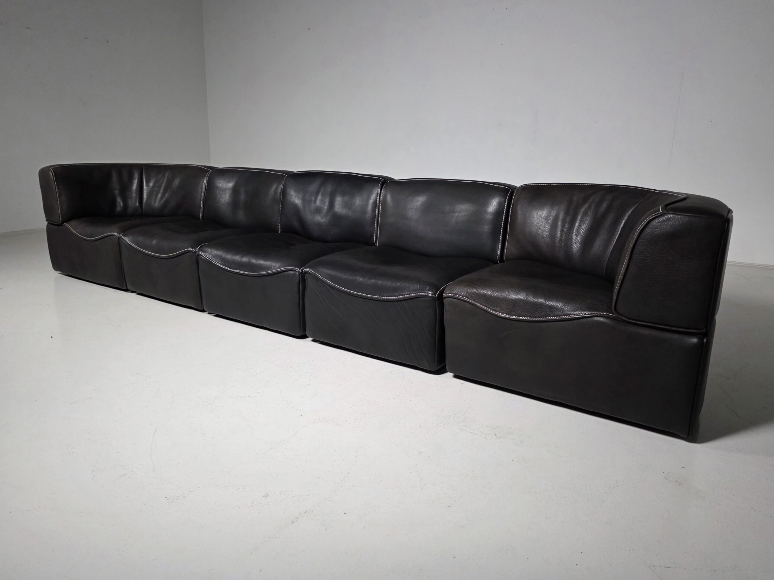 De sede DS-15 black buffalo leather sofa