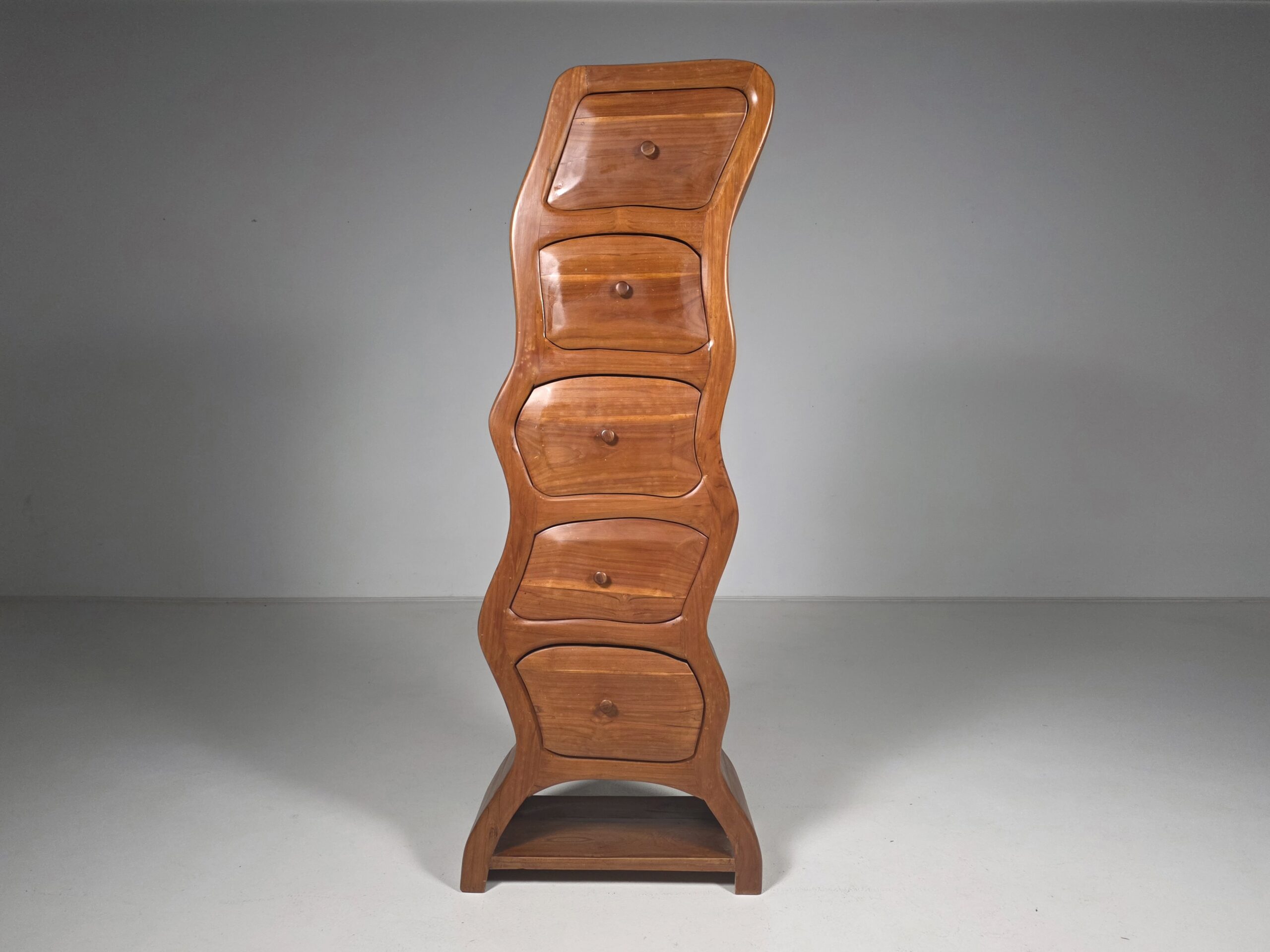 Pucci de Rossi chest of drawers cabinet
