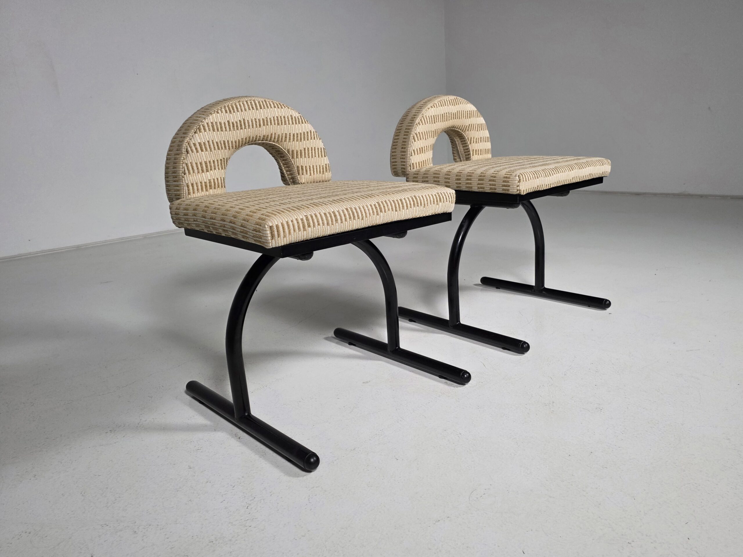 Memphis style side chairs, Saporiti