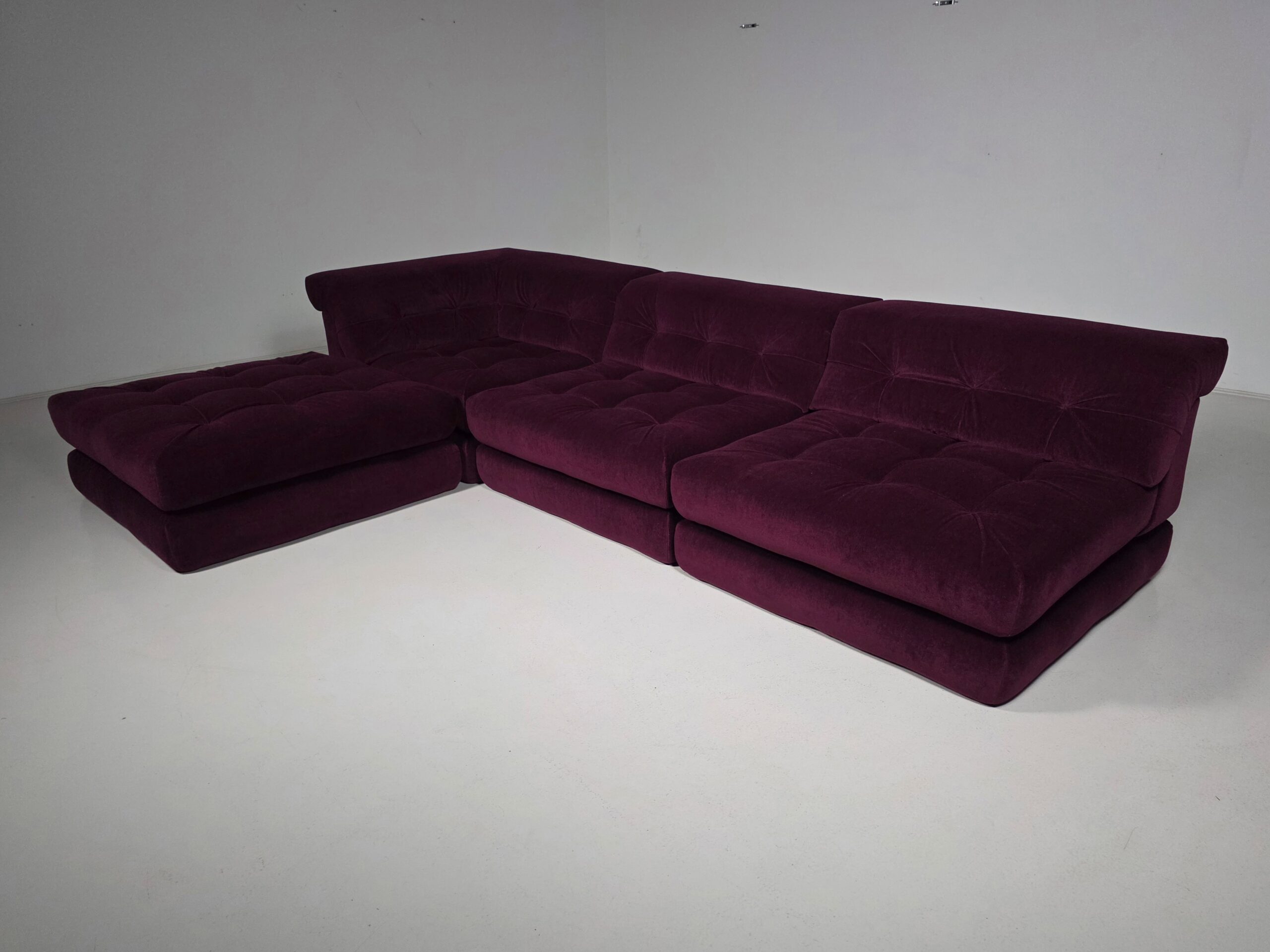 Early edition Mah Jong sofa, Roche Bobois