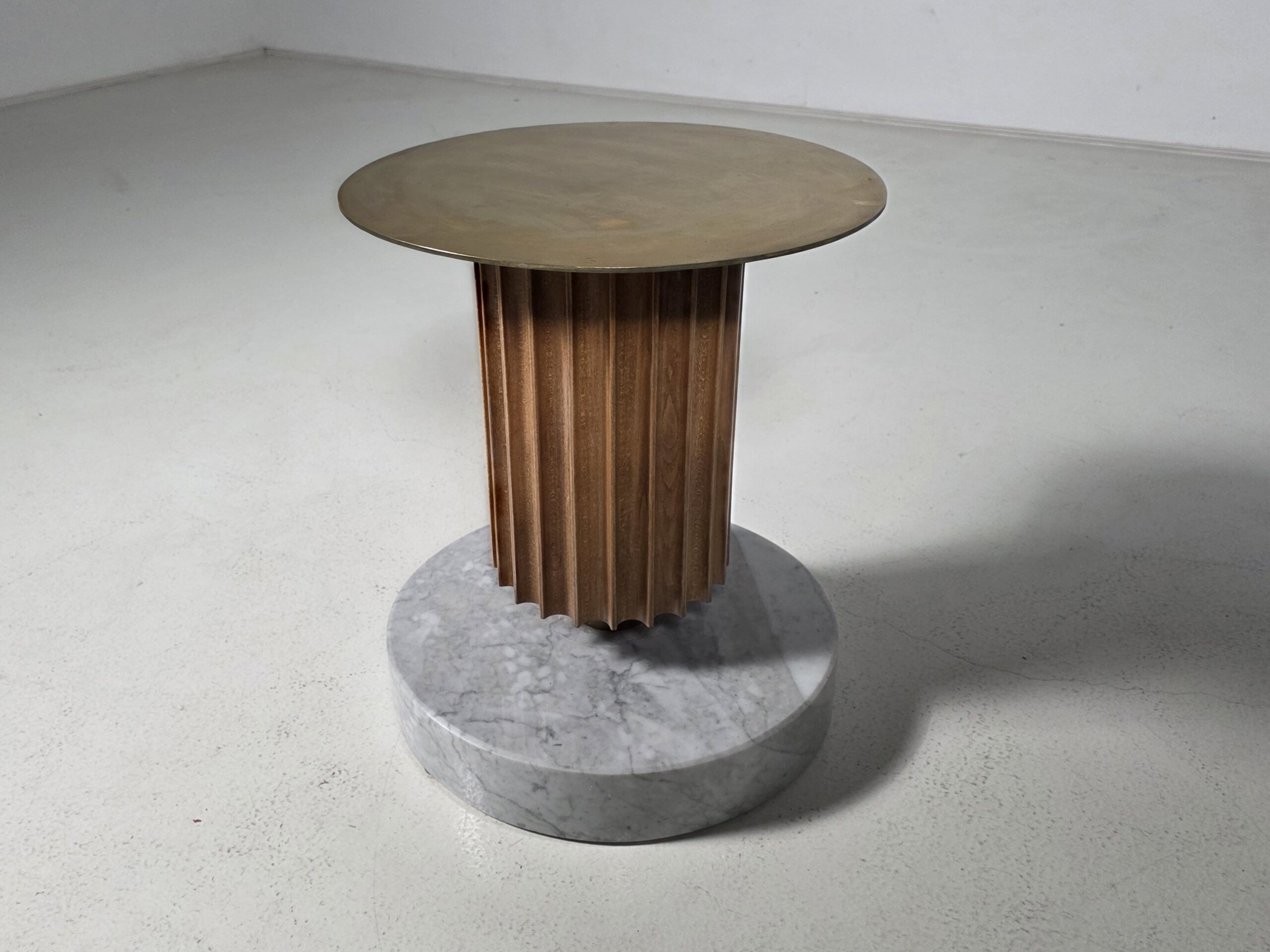Brass, fluted wood and marble pedestal side table, Italy, 1980s