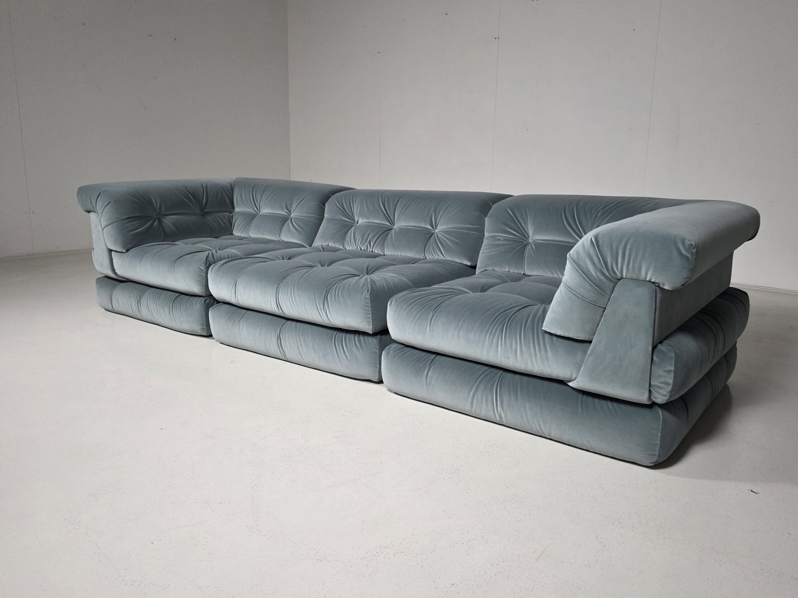 1st edition Mah Jong sofa Roche Bobois