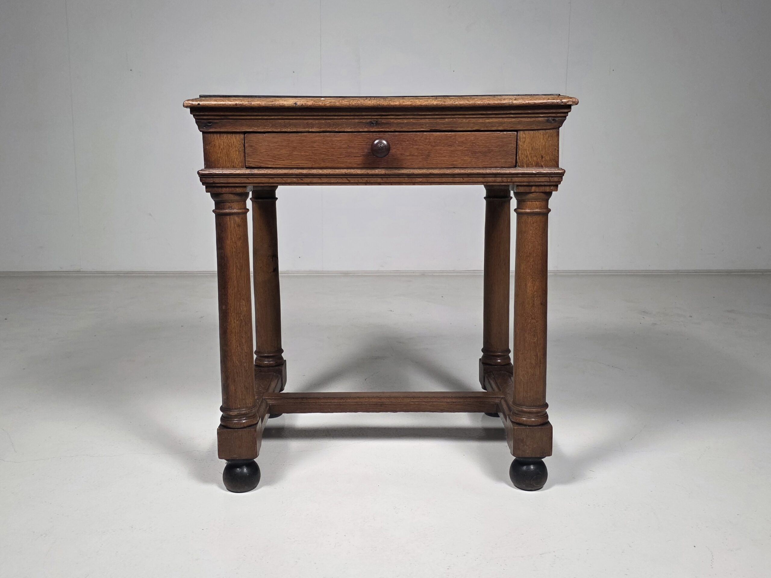 Side Table Amsterdamse School, Art Deco