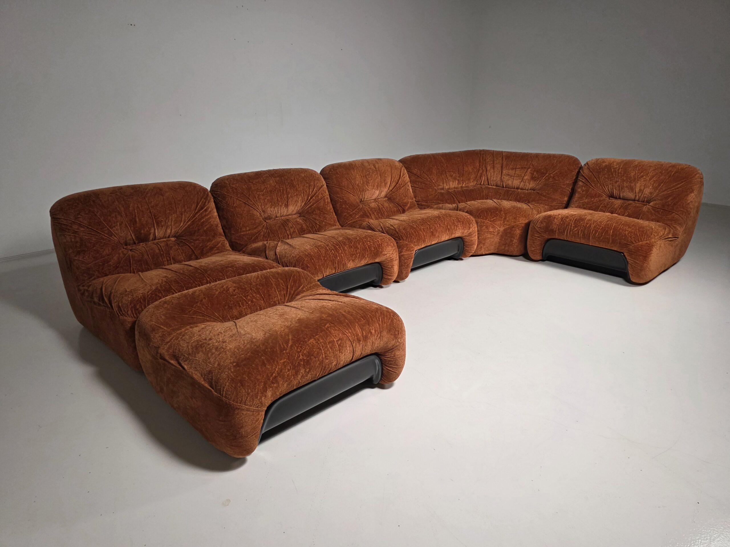 1P Malu sofa Claudio Vagnoni & Emilio Guarnacci