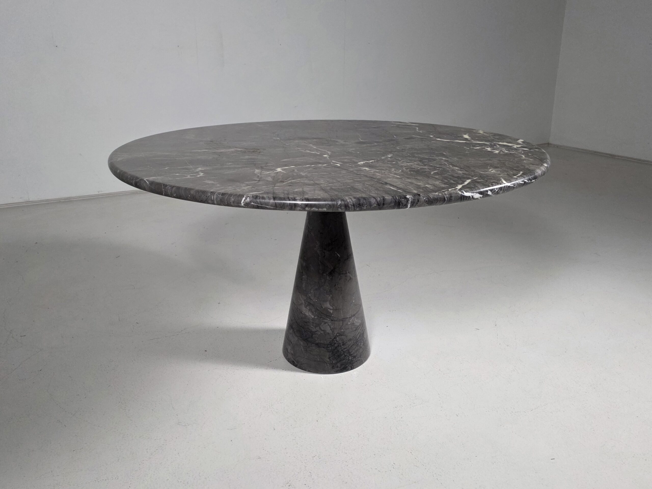 M1 marble dining table by Angelo Mangiarotti for Skipper